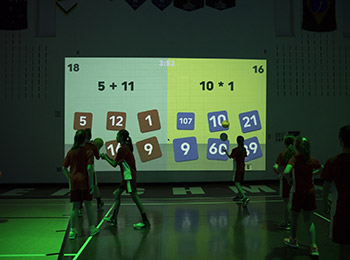 LÜ aire de jeux interactive