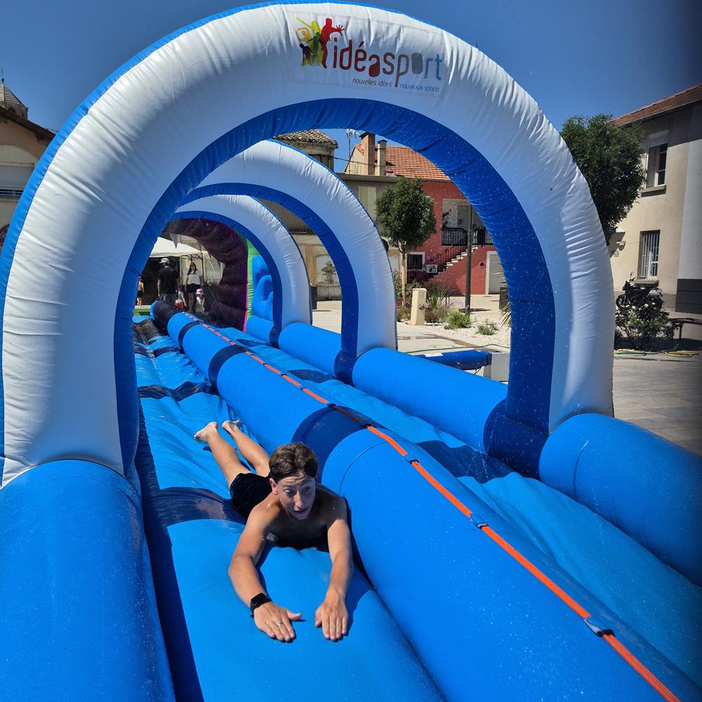 Photo Glissade Enfant dans le Ventriglisse durant une kermesse à Marignane (13)